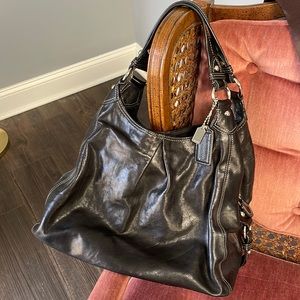 Barely used Black Leather Coach Hobo Purse with lilac 💜 interior lining!